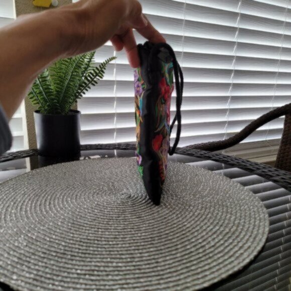 Gorgeous Bird & Floral Embroidered Handbag; similar resemblance to Johnny Was - Picture 3 of 5